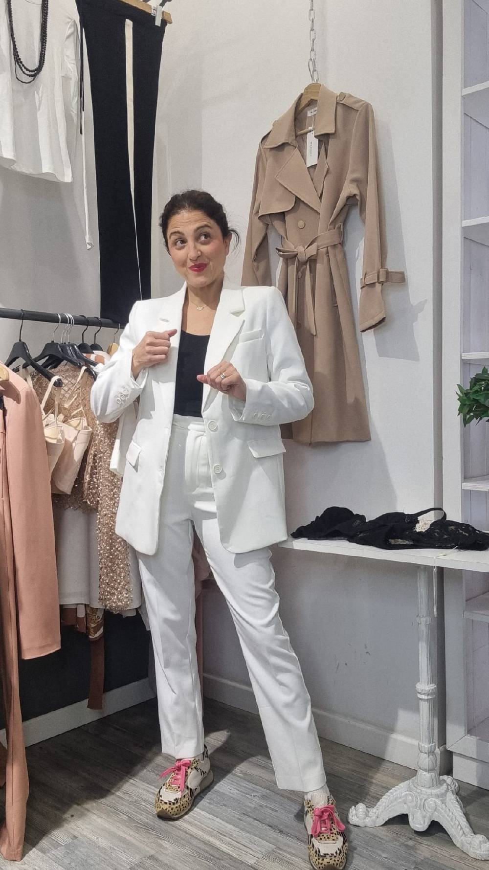 Le Chicche Tailleur Bianco Giacca Comprane uno, ottenene uno gratis