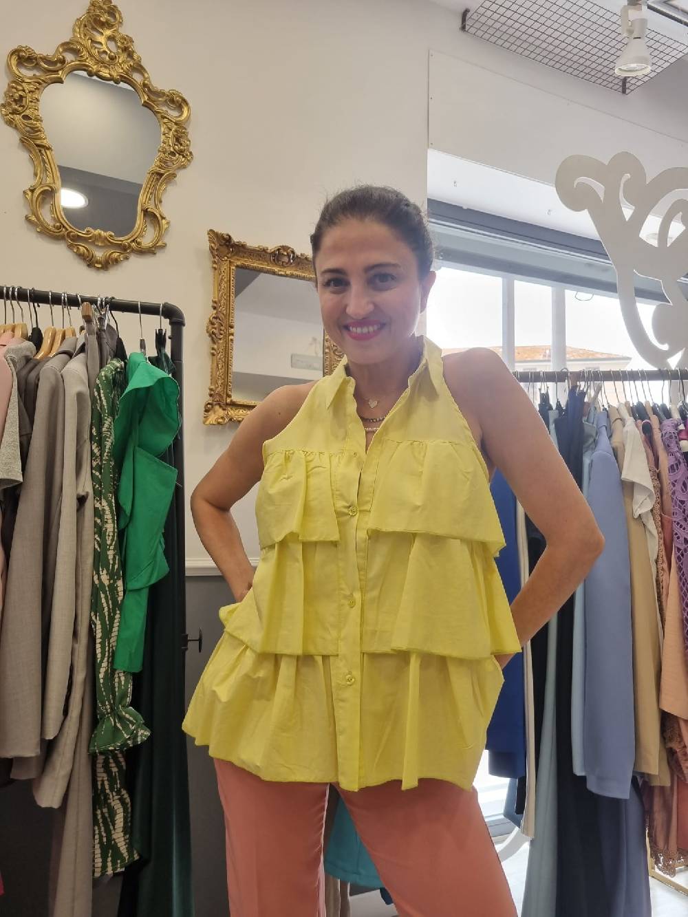 Le Chicche Camicia Smanicata Gialla Solo un giorno rimasto