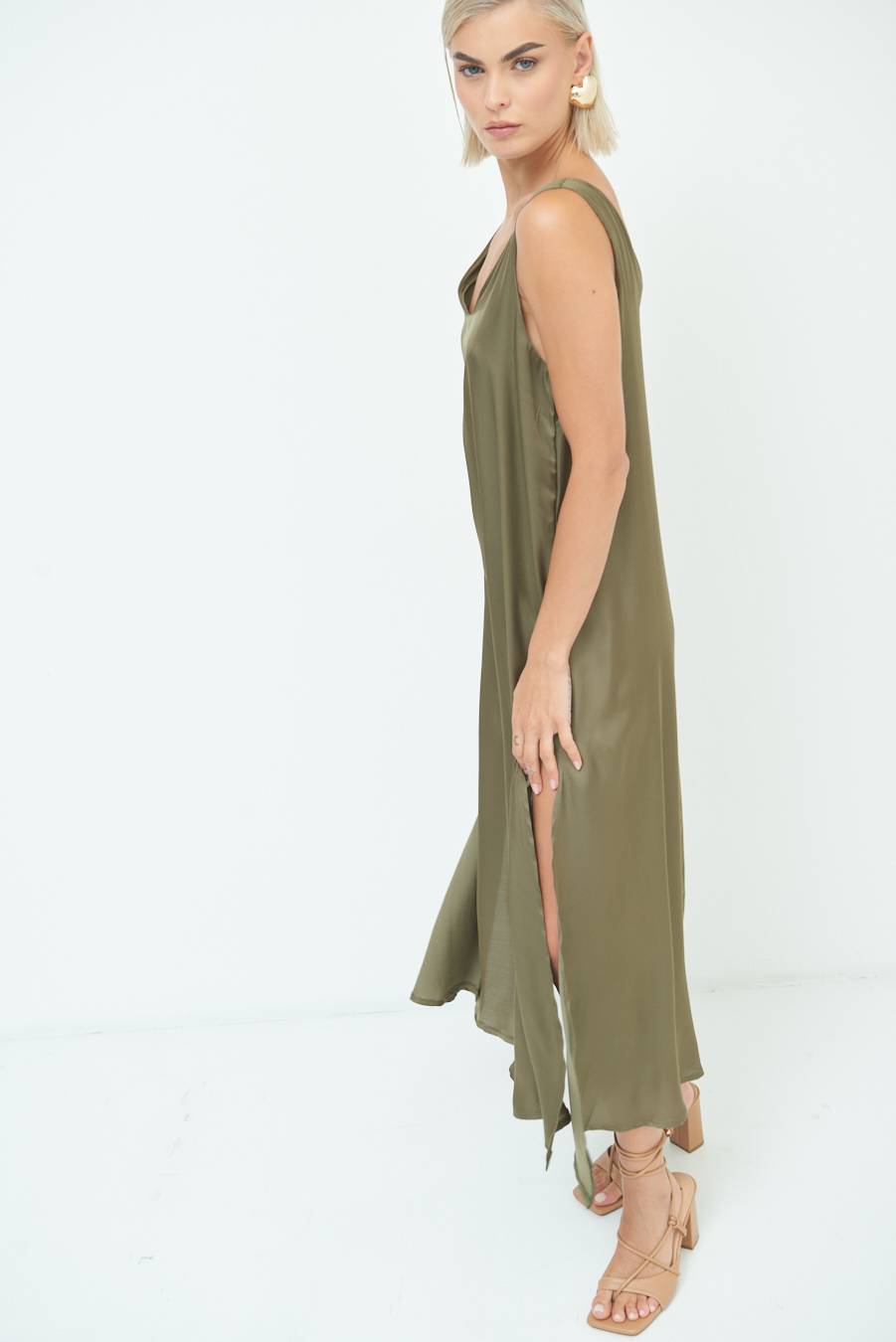 Kikisix ABITO LUNGO SMANICATO CON SPACCHI VERDE MILITARE Promozione