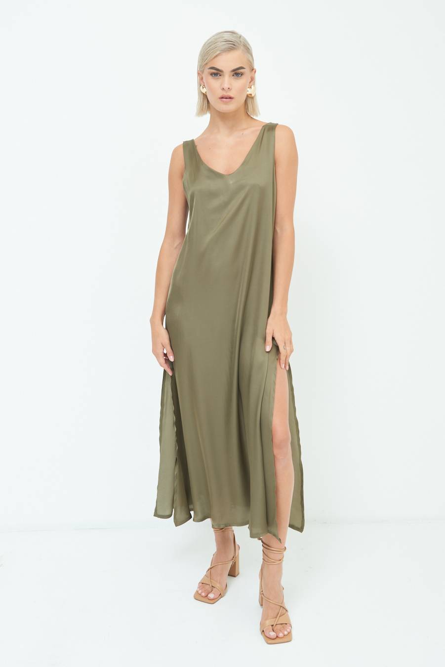 Kikisix ABITO LUNGO SMANICATO CON SPACCHI VERDE MILITARE Promozione