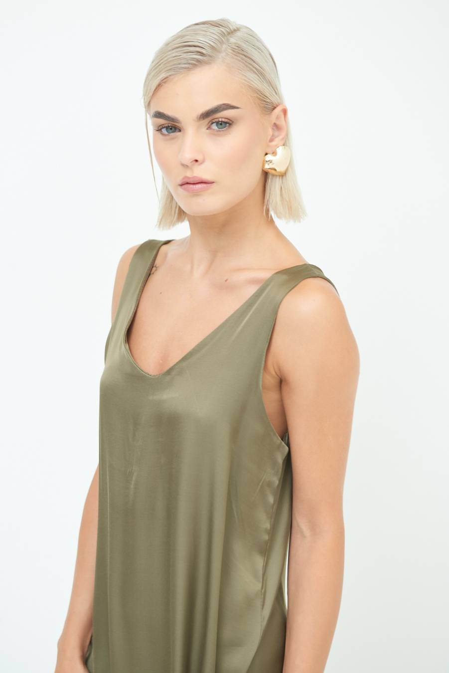 Kikisix ABITO LUNGO SMANICATO CON SPACCHI VERDE MILITARE Promozione