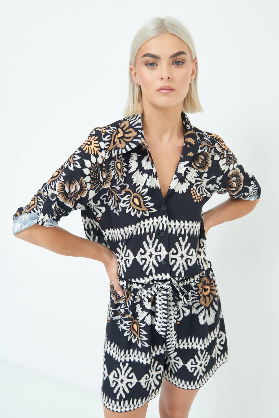 Kikisix CAMICIA CROP BALZA NERO Vendita Calda