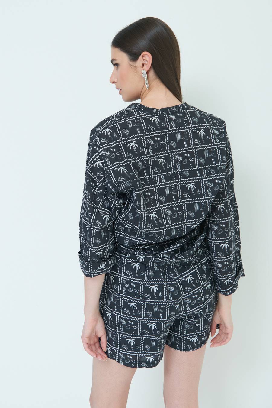 Kikisix CAMICIA CON NODO STAMPA PALME NERO In Saldo