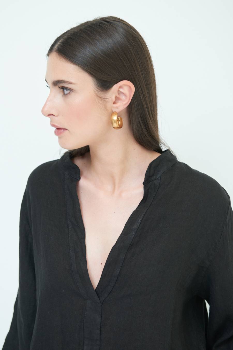 Kikisix CAMICIA COLLO COREANA OVERSIZE CON SPACCHI NERO In Linea