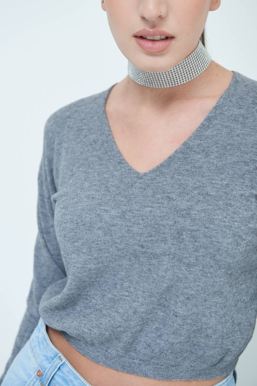 Kikisix MAGLIA SCOLLO V CORTA GRIGIO Novità