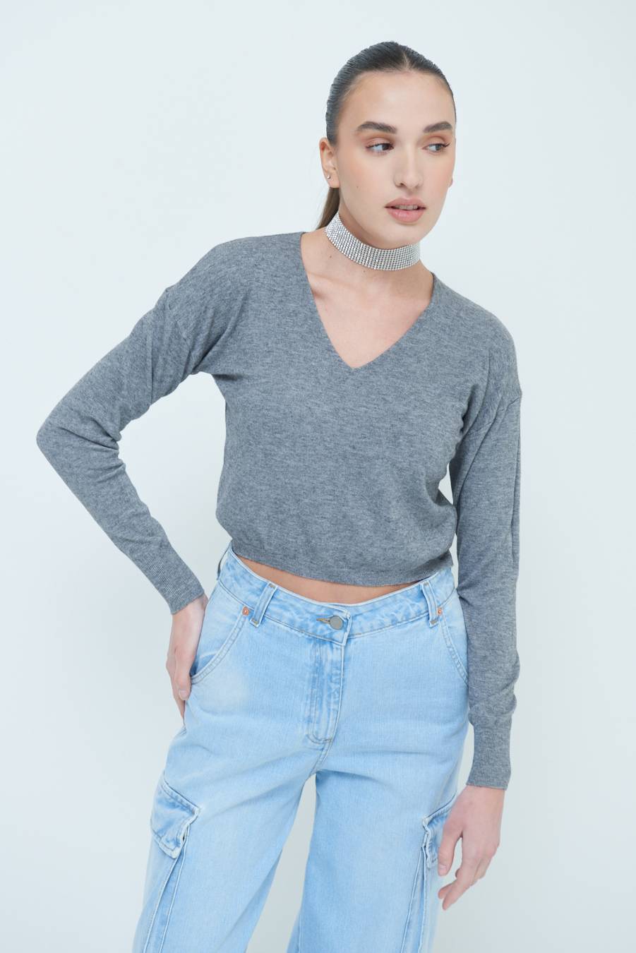 Kikisix MAGLIA SCOLLO V CORTA GRIGIO Novità