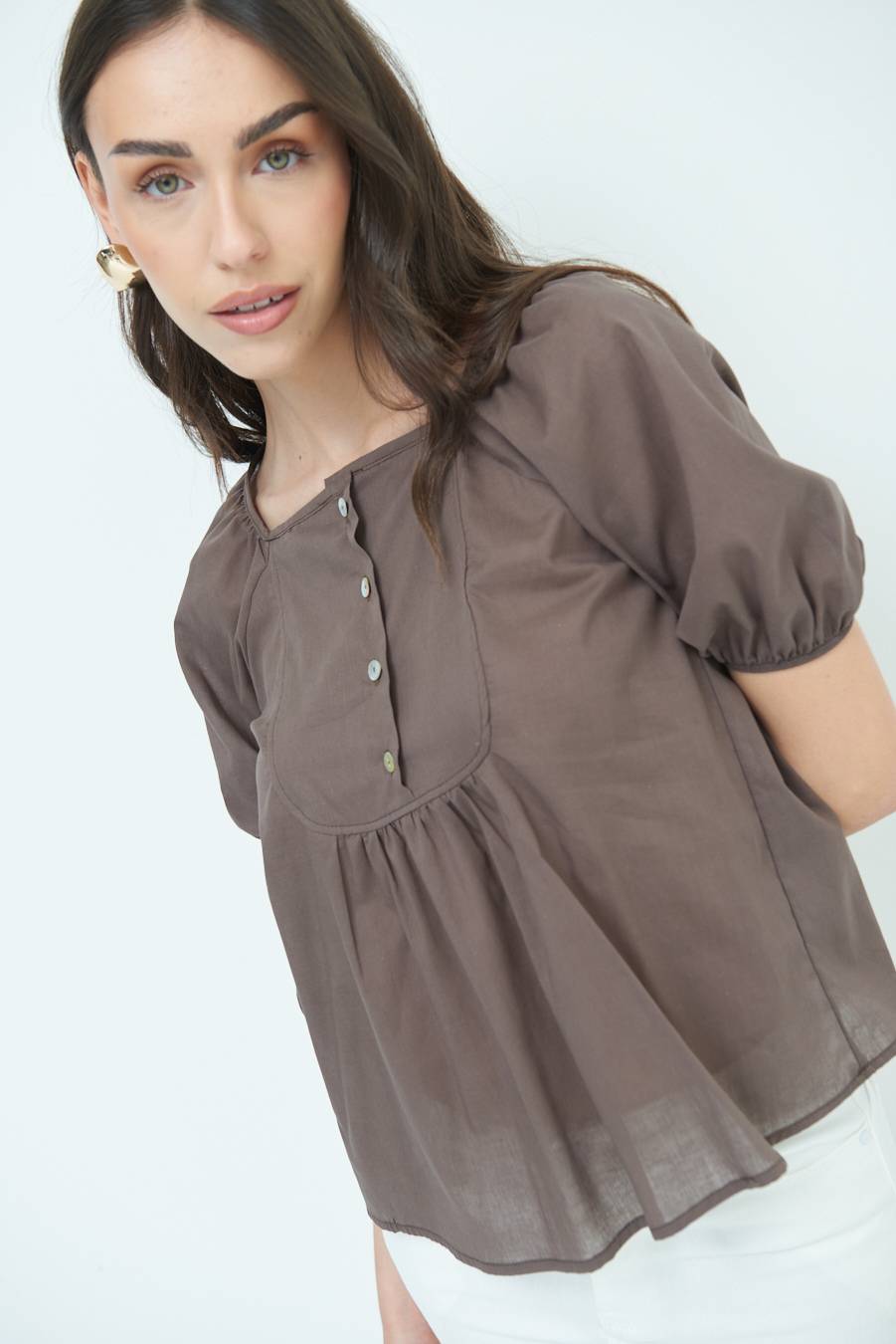 Kikisix CAMICIA CON BOTTONCINI DAV. COTONE COFFEE Soddisfazione Garantita