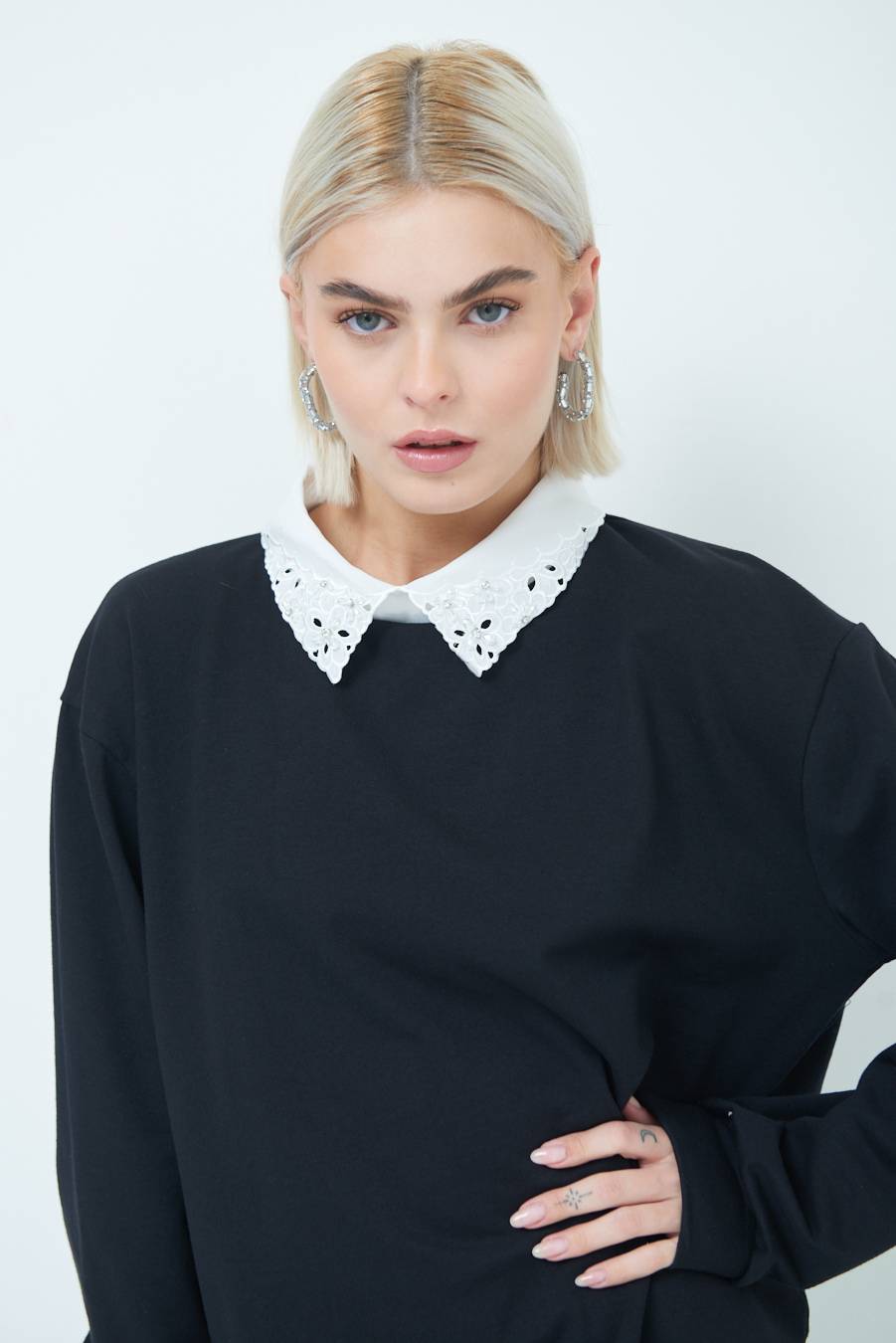 Kikisix FELPA CON COLLETTO CON STRASS NERO In Vendita