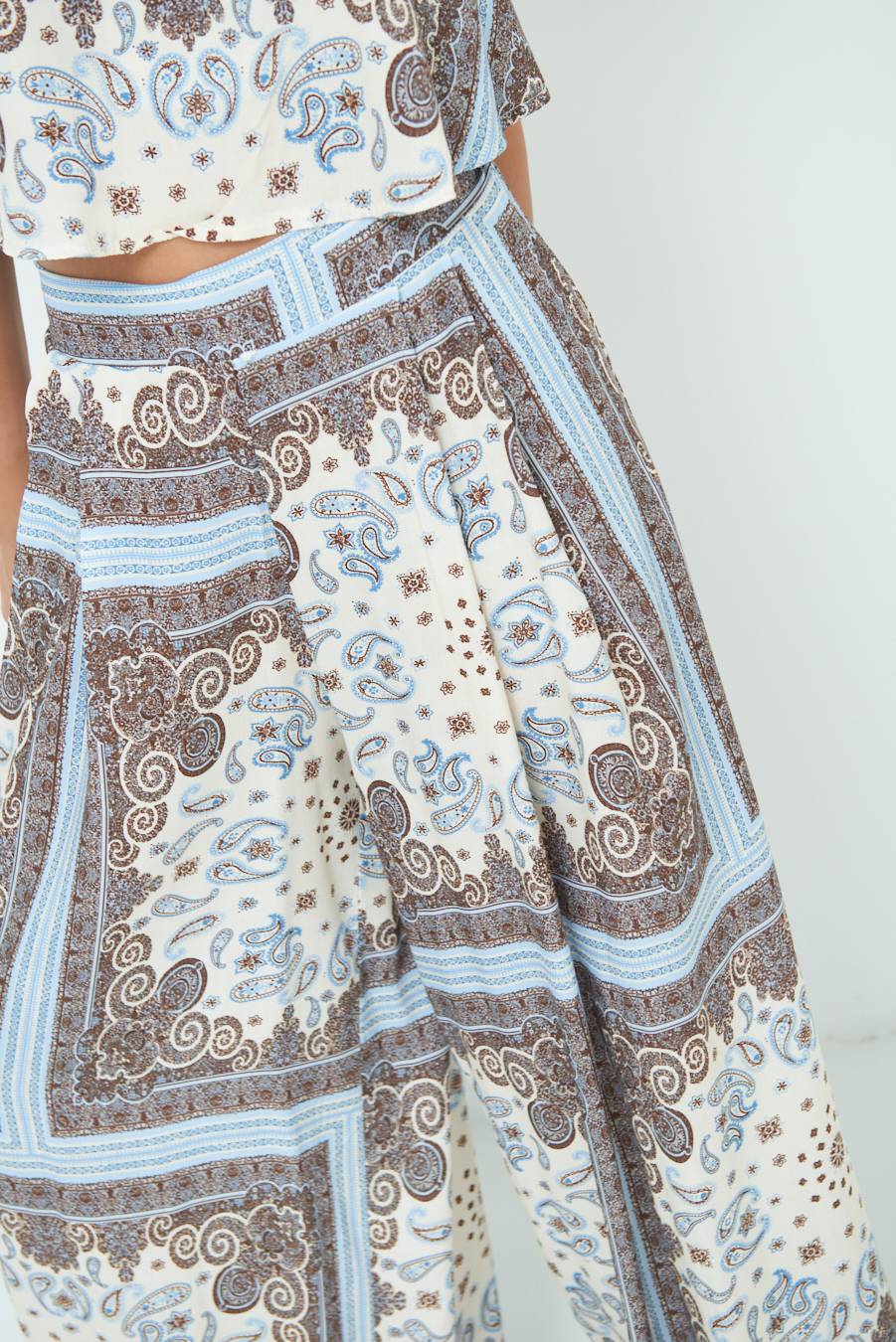 Kikisix PANTA PALAZZO CON PINCE STAMPA BIANCO Vendita Calda