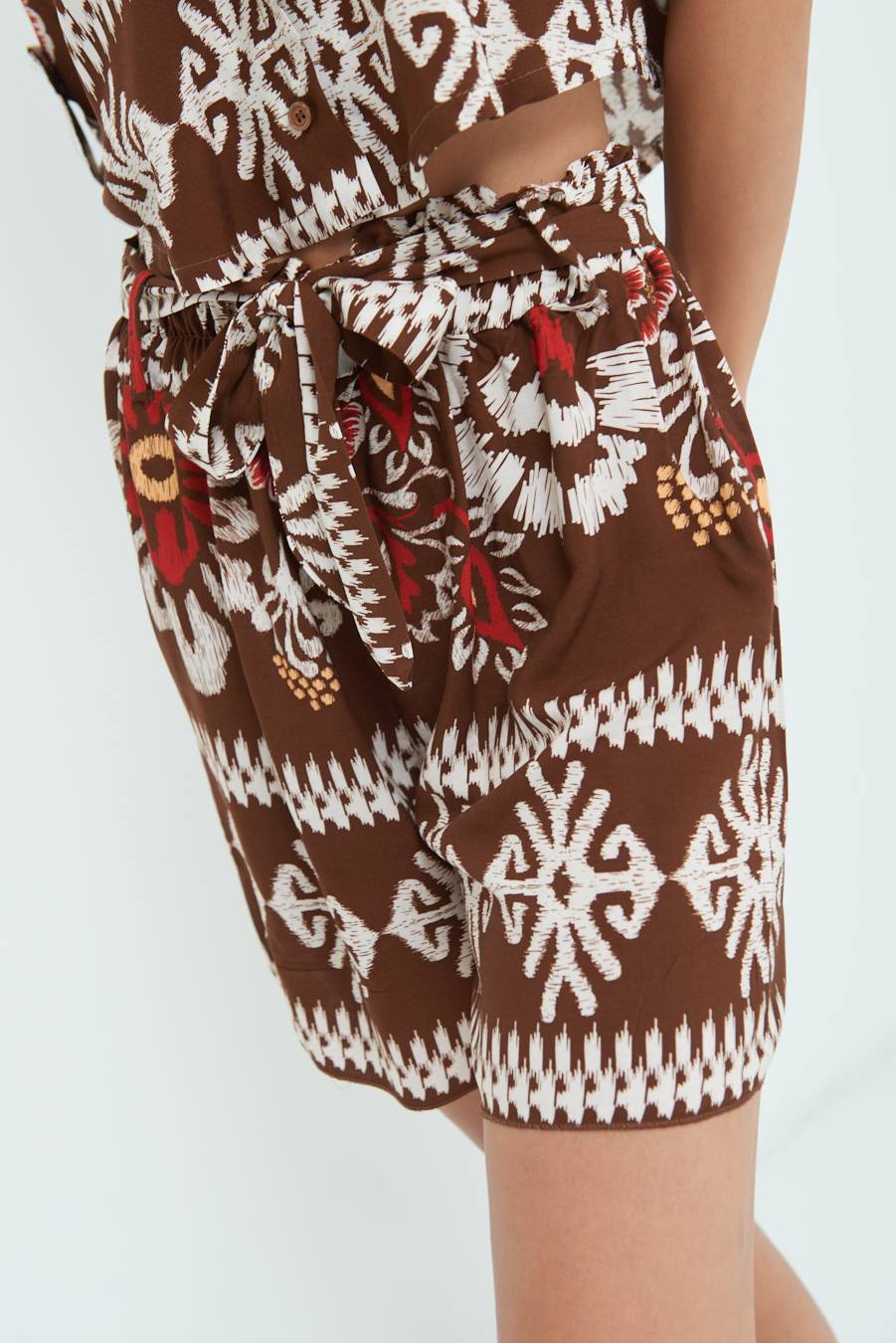 Kikisix SHORTS CON CINTURA STAMPA BALZA MORO Qualità Garantita