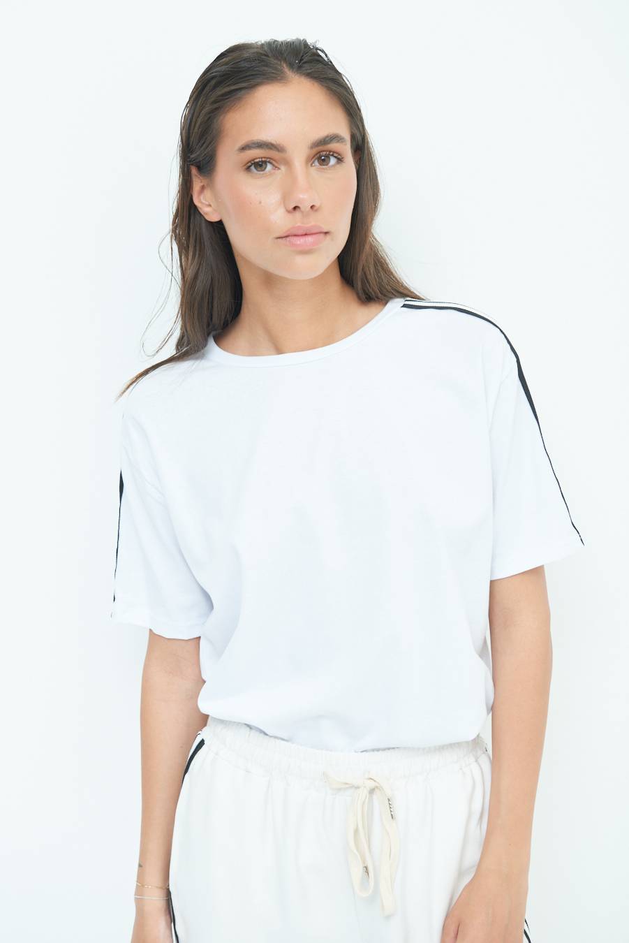 Kikisix T-SHIRT OVER CON COSTINA NERO Moda