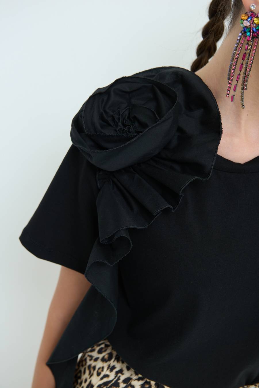 Kikisix T-SHIRT FIORE POPELINE NERO Pezzi Unici