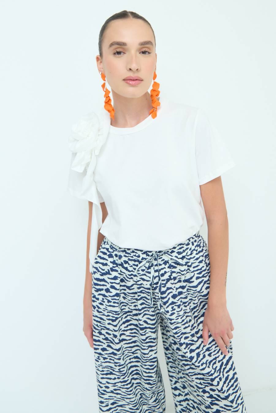 Kikisix T-SHIRT FIORE POPELINE BIANCO Soddisfazione Garantita