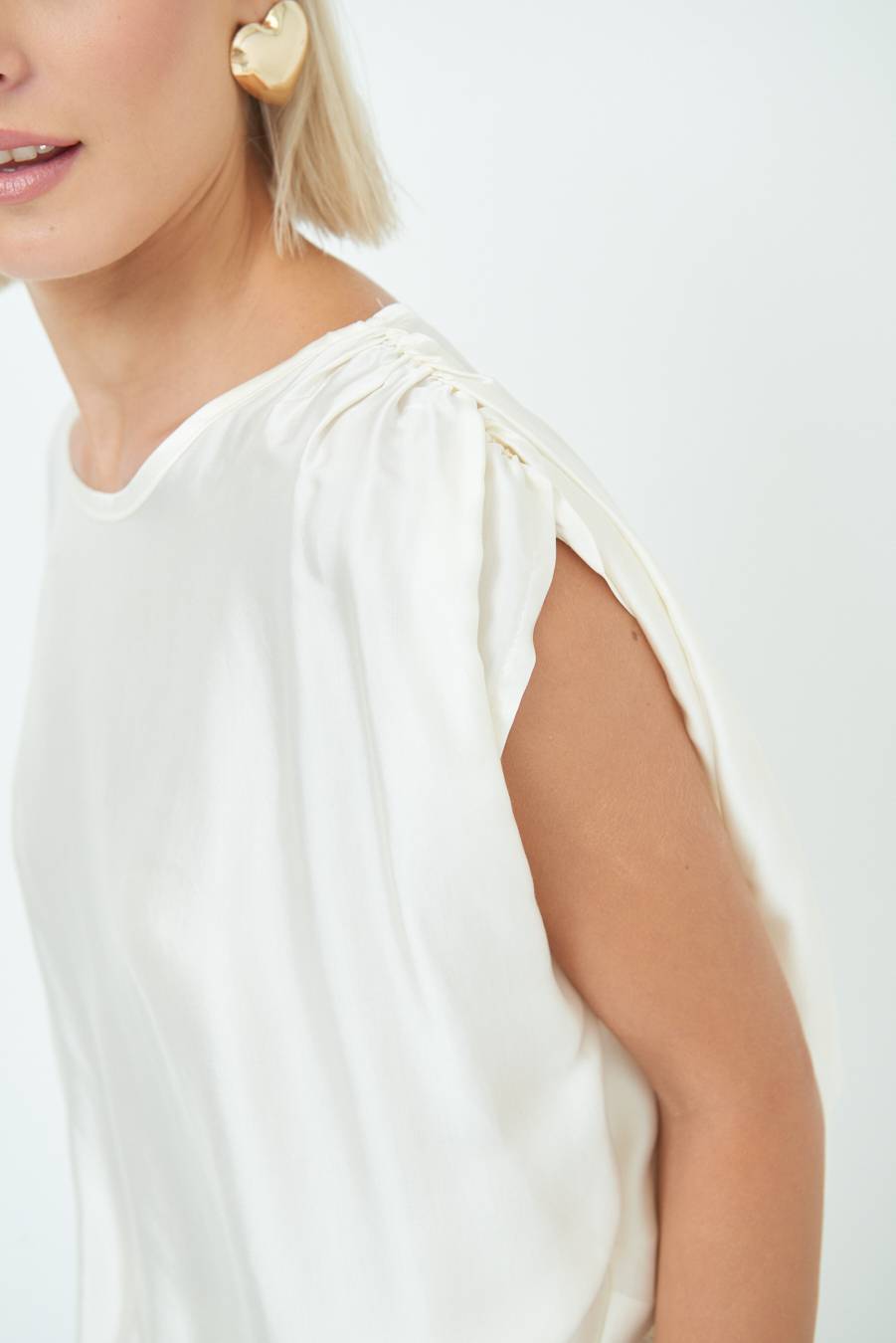 Kikisix TOP CON ELASTICO FONDO SCOLLO BALA BURRO Sconto