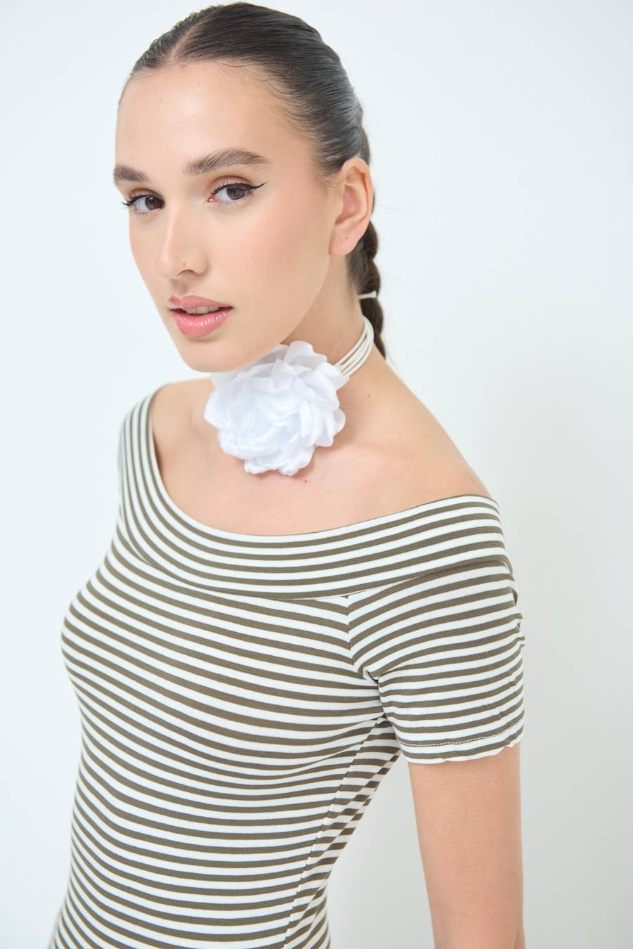 Kikisix ABITO SCOLLO SHIFFER VERDE MILITARE Online