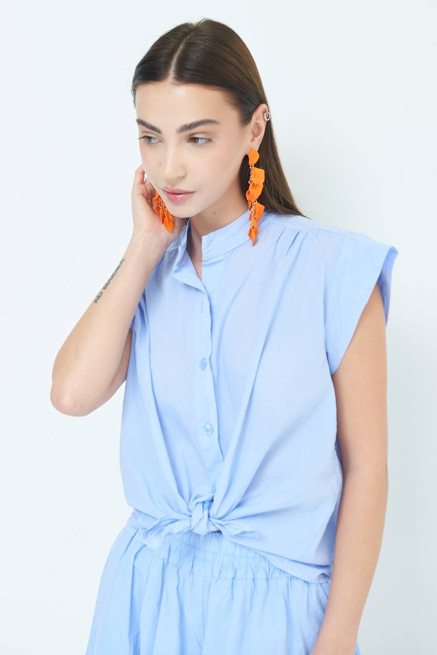 Kikisix CAMICIA SMANICATA CON NODO AZZURRO Outlet