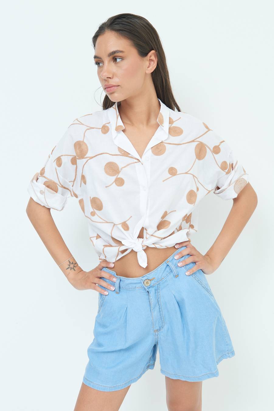 Kikisix CAMICIA NODO RICAMO CERCHIO BIANCO Vendita Economica