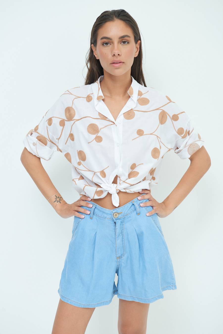 Kikisix CAMICIA NODO RICAMO CERCHIO BIANCO Vendita Economica