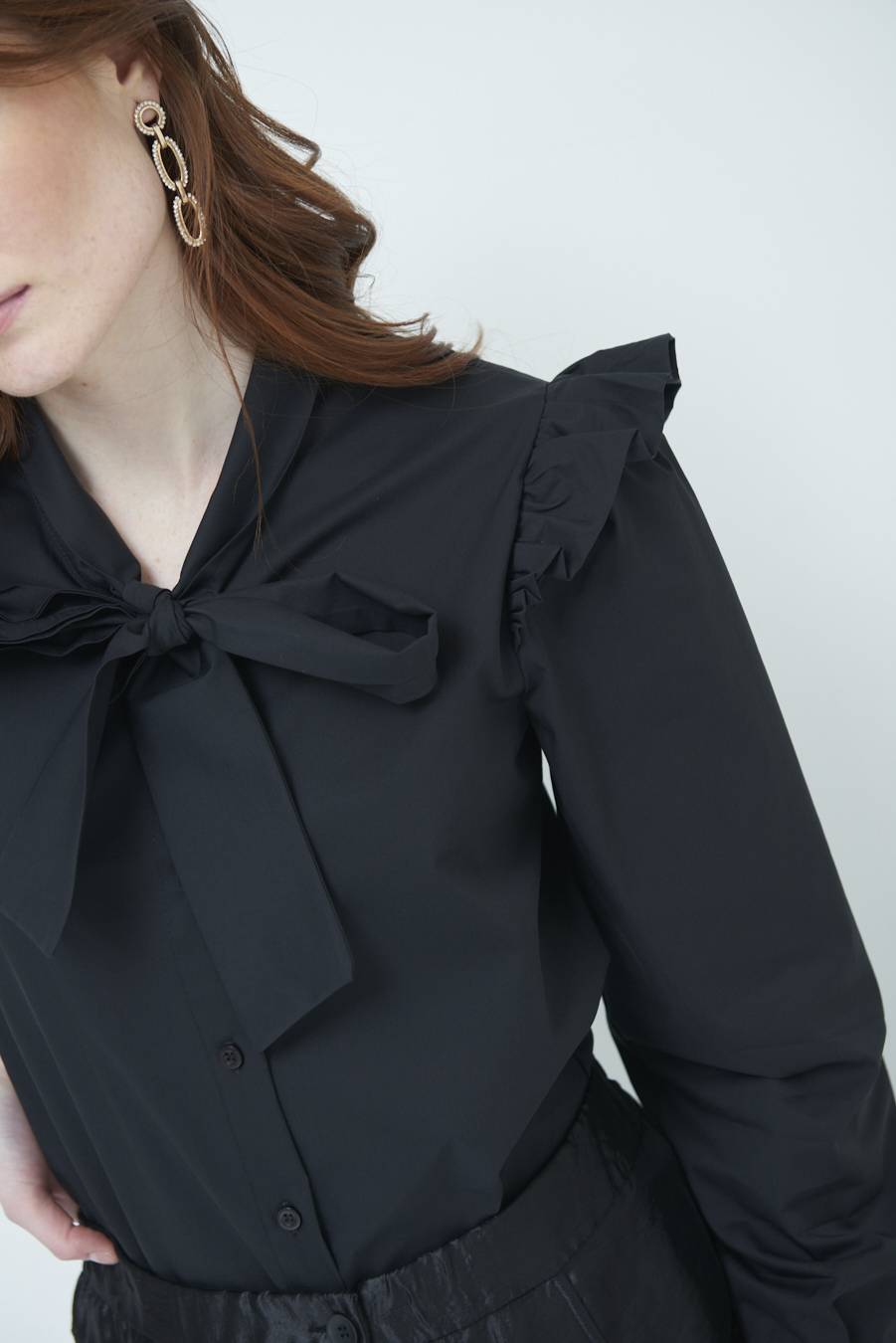 Kikisix CAMICIA NODO DAV. NERO Economico