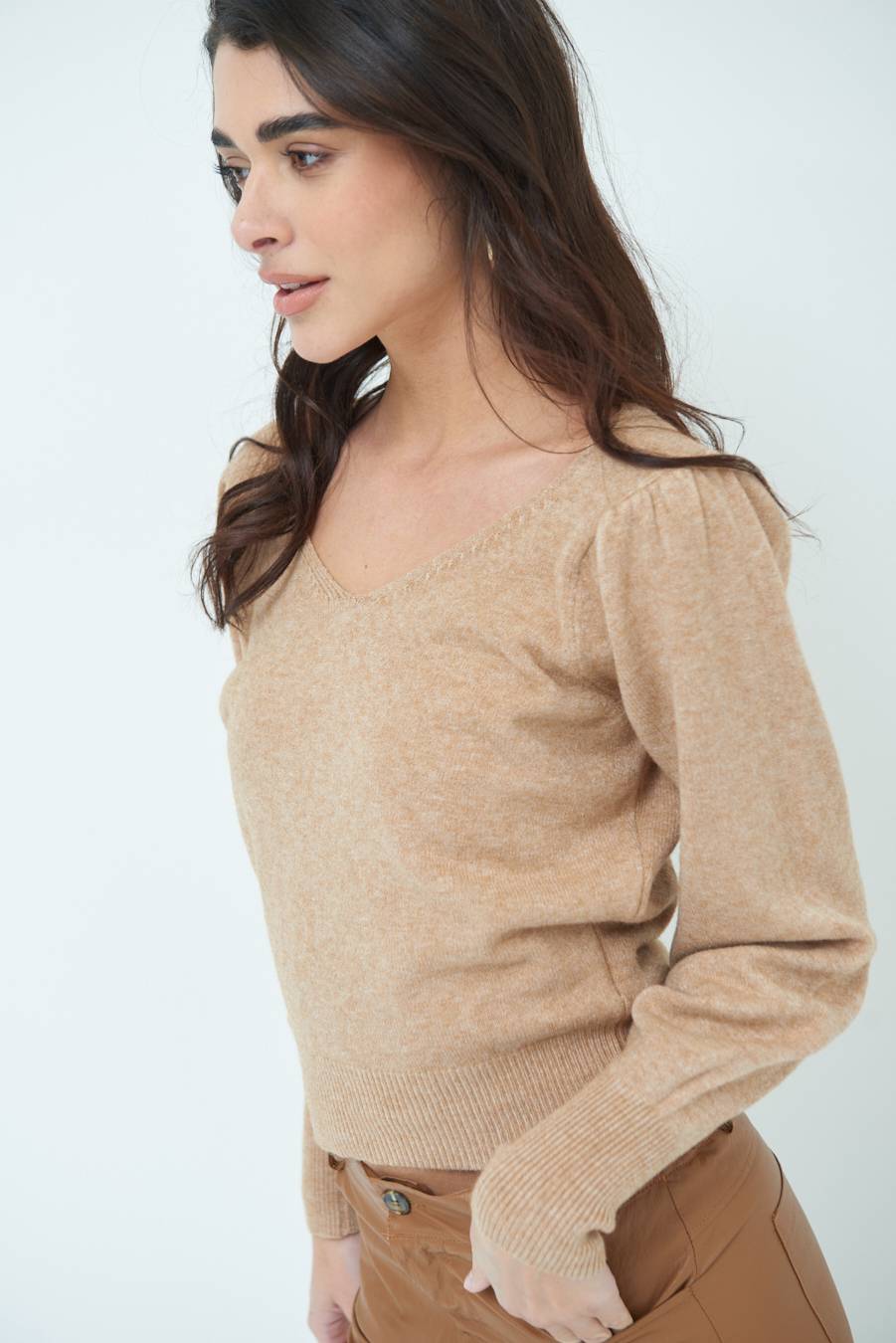 Kikisix MAGLIA SCOLLO V CON MANICA INCRESPATA CAMMELLO In Vendita
