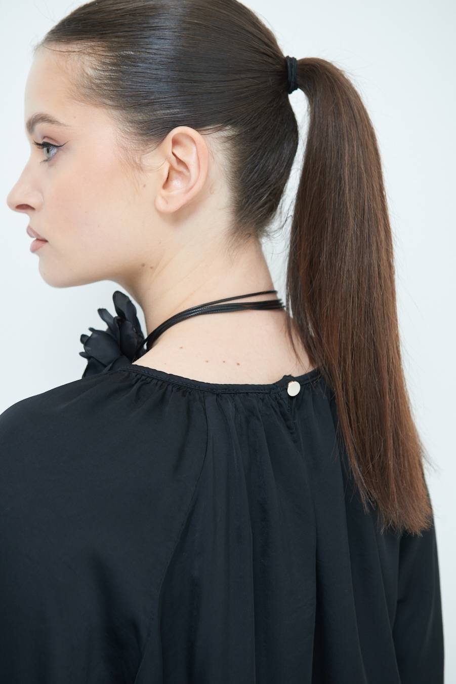Kikisix CASACCA RASO VISCOSA INCRESPATA COLLO NERO Vendita