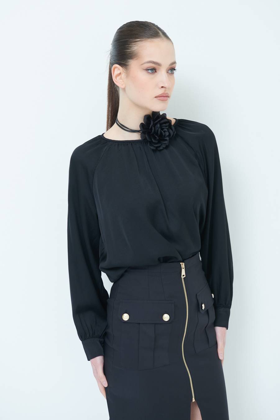 Kikisix CASACCA RASO VISCOSA INCRESPATA COLLO NERO Vendita