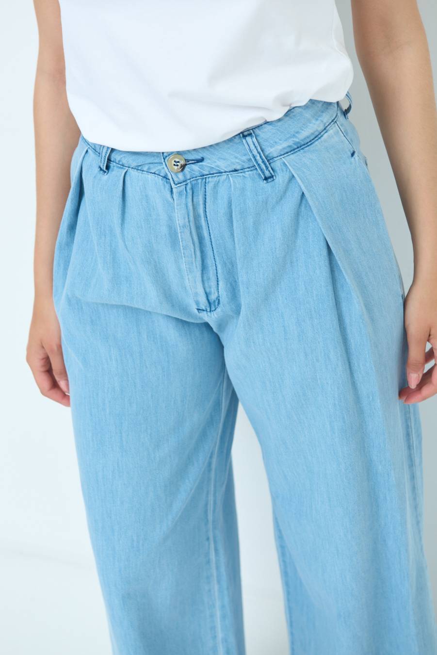 Kikisix PANTALONE CHAMBRAY PINCES BLU CHIARO Promozione Limitata
