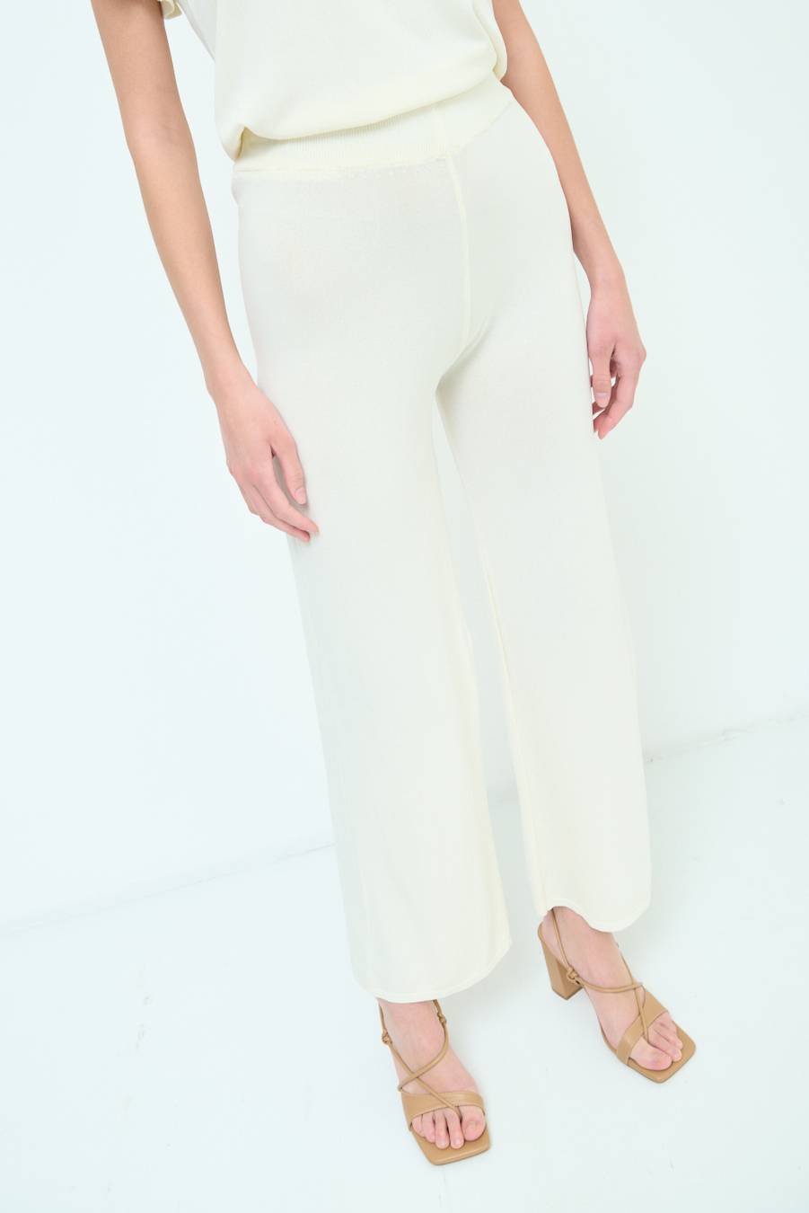Kikisix PANTALONE PALAZZO MAGLIERIA BURRO Economico