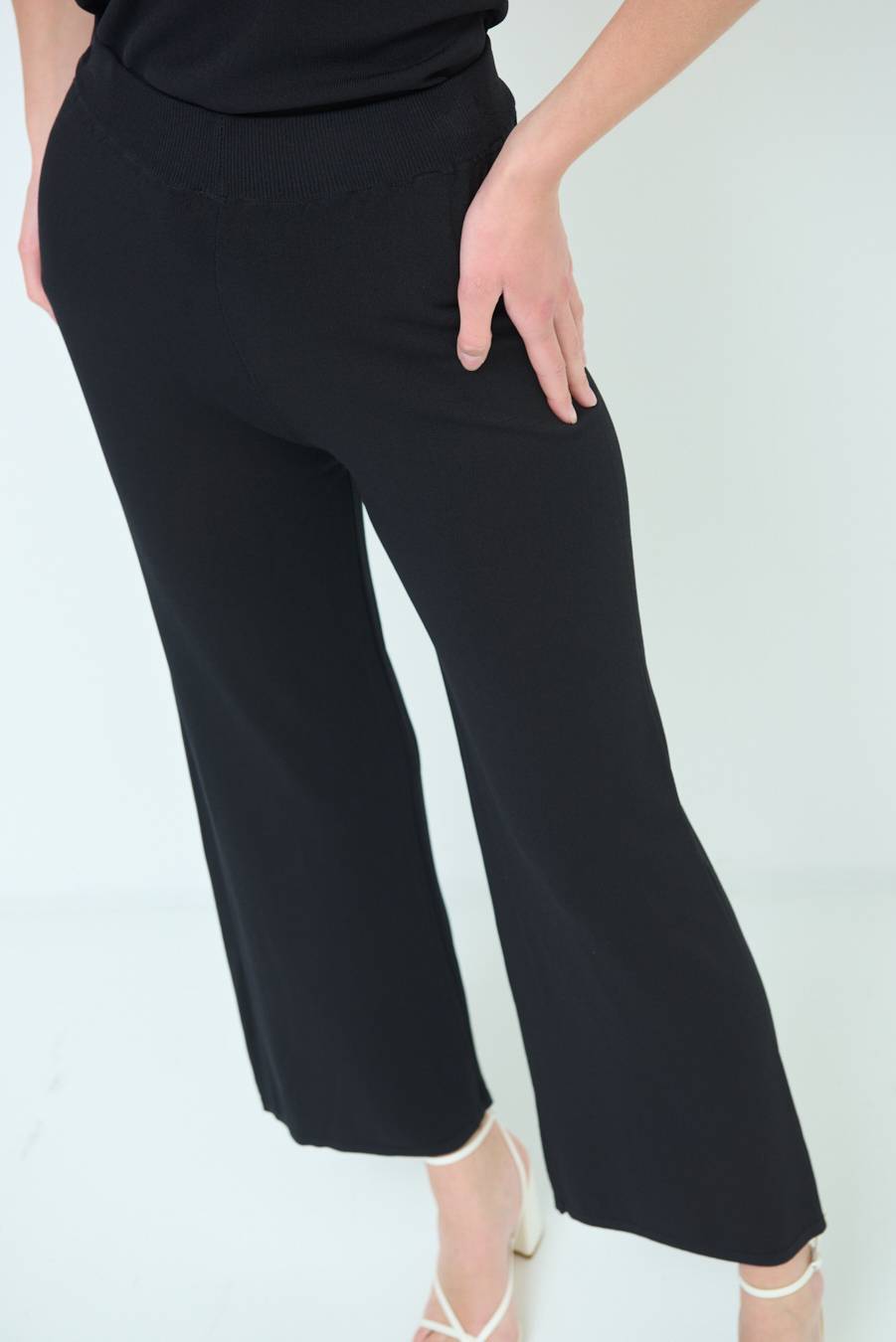 Kikisix PANTALONE PALAZZO MAGLIERIA NERO Online