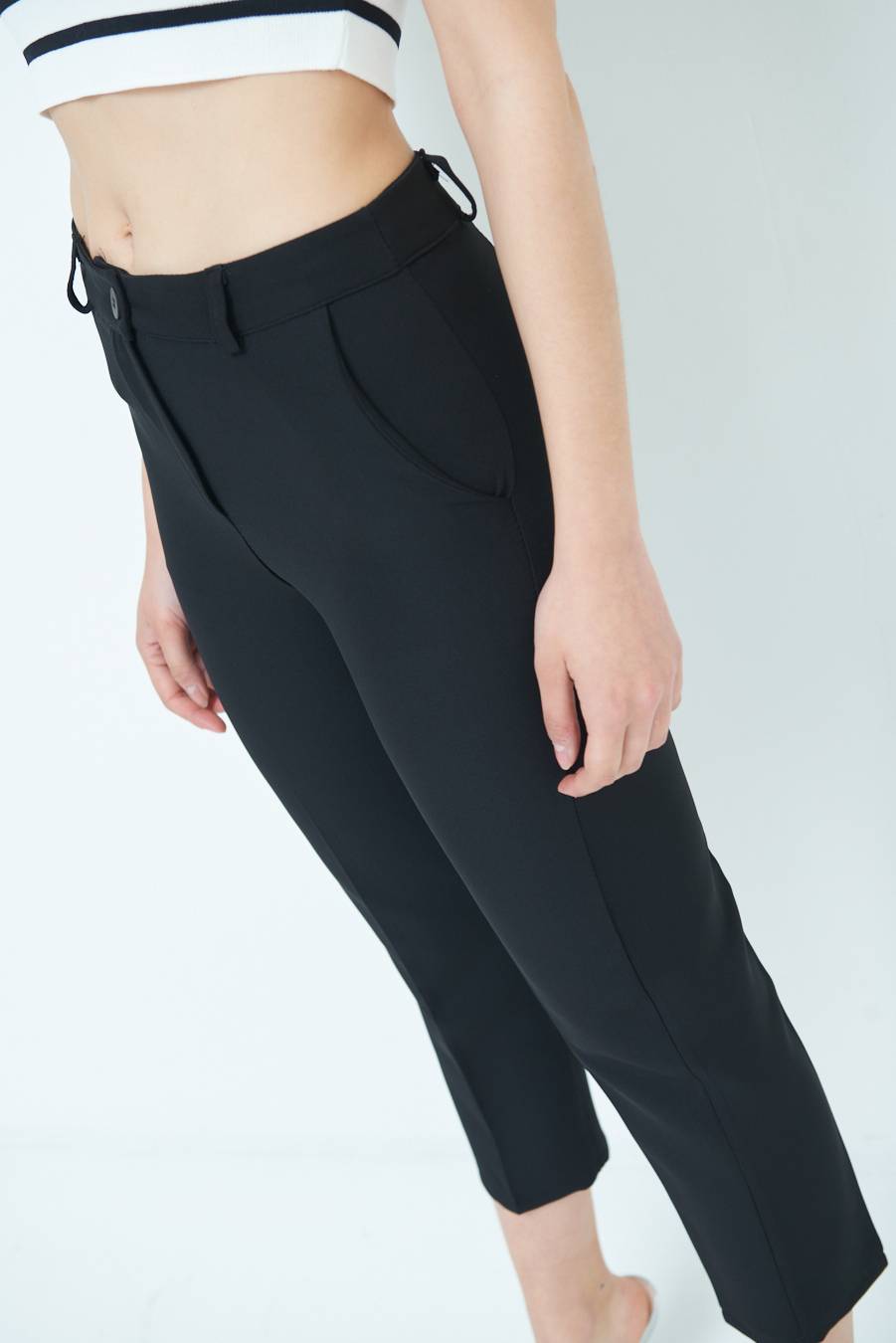 Kikisix PANTALONE SIGARETTA NERO Negozio