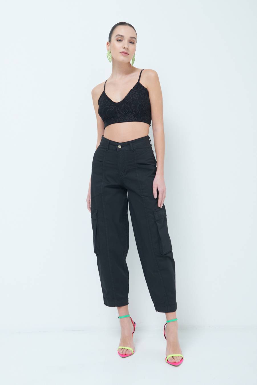 Kikisix PANTALONE TASCONI NERO In Linea
