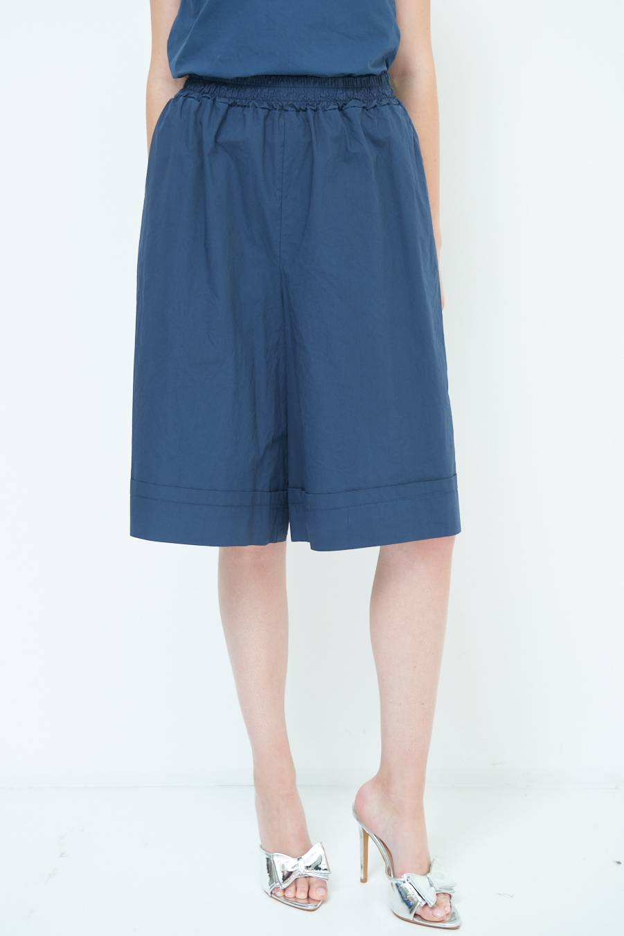 Kikisix PANTALONE CROP CON RISVOLTO BLU Offerta