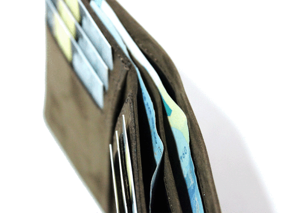Kjøre Project Trifold Wallet Online