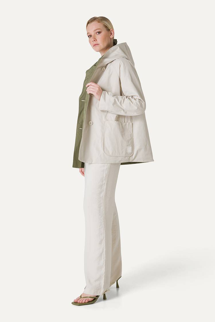 Oof Wear IMPERMEABILE REVERSIBILE CON CAPPUCCIO IN NYLON MEMORY 9411 - PANNA/VERDE MIMETICO 2025