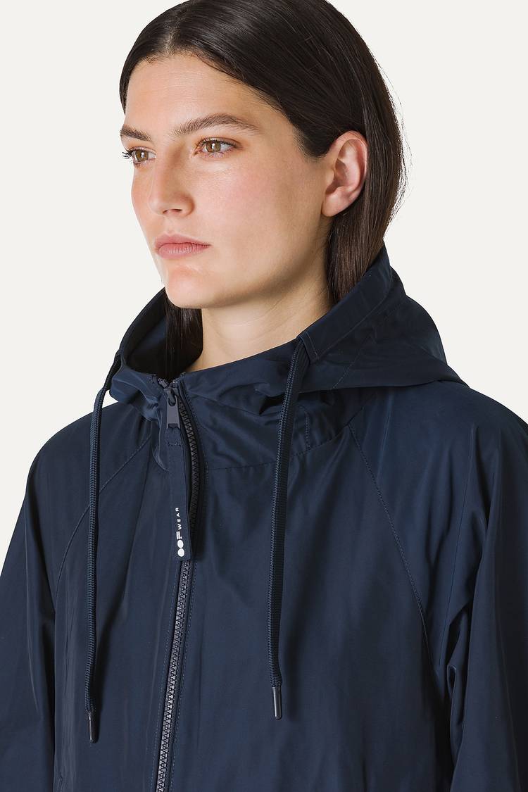Oof Wear GIACCA CORTA IN NYLON MEMORY CON ARRICIO SULLA SCHIENA 9139 - BLU NOTTE In Linea
