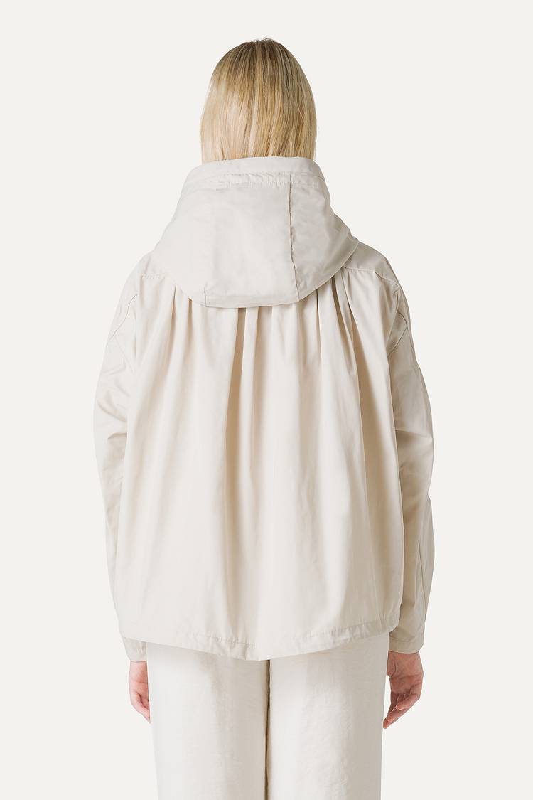 Oof Wear GIACCA CORTA IN NYLON MEMORY CON ARRICIO SULLA SCHIENA 9139 - PANNA Nuovo