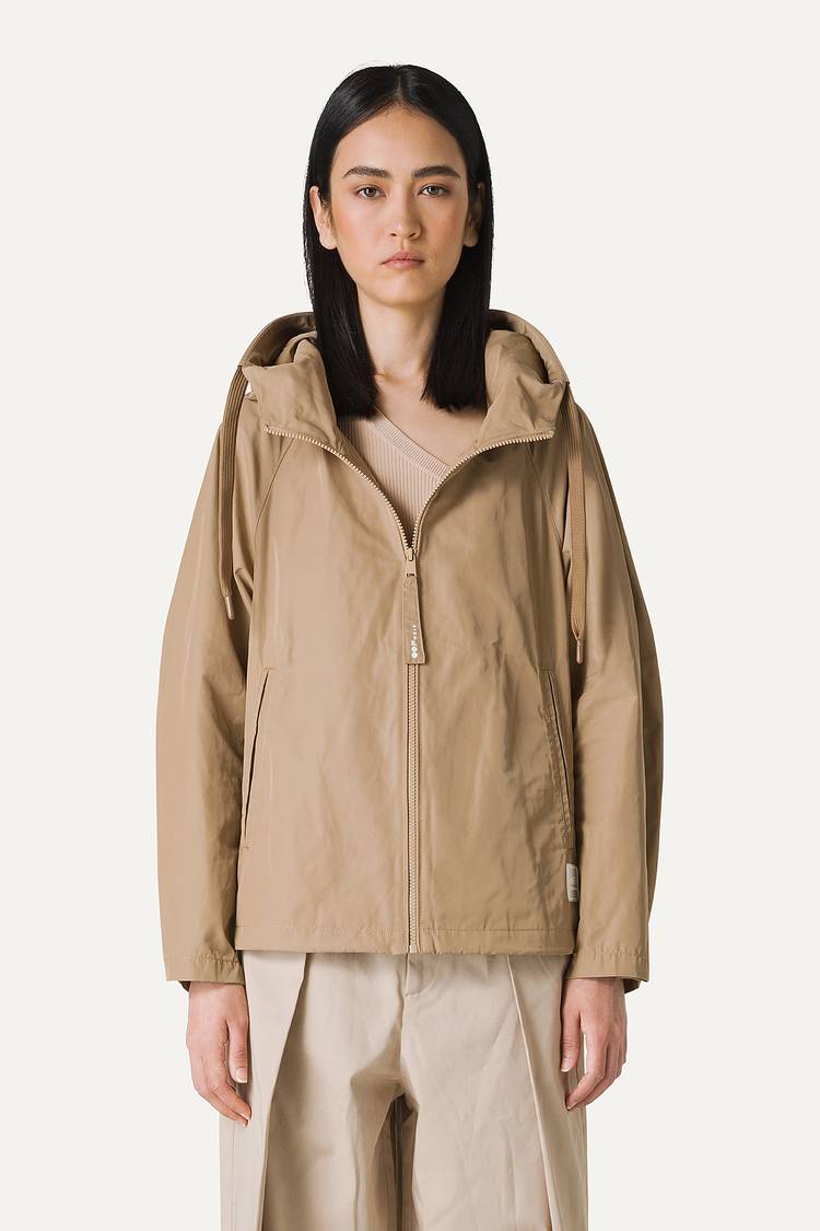 Oof Wear GIACCA CORTA IN NYLON MEMORY CON ARRICIO SULLA SCHIENA 9139 - BEIGE Qualità