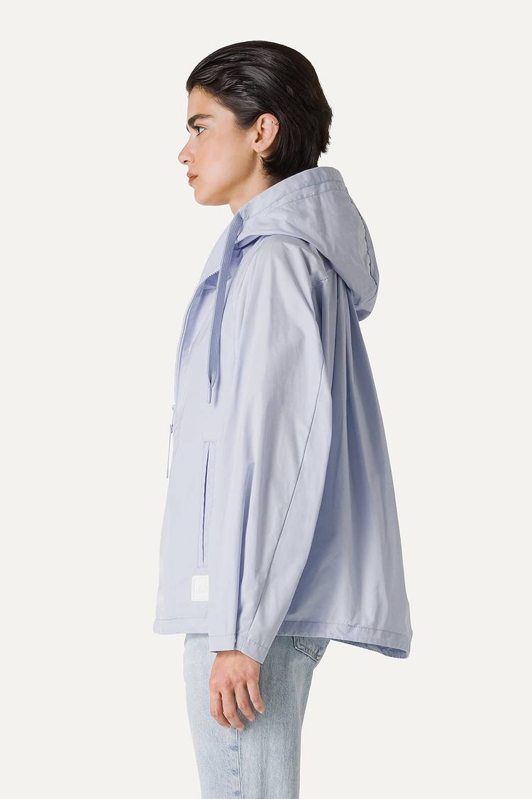 Oof Wear GIACCA CORTA IN NYLON MEMORY CON ARRICIO SULLA SCHIENA 9139 - GHIACCIO Promozione