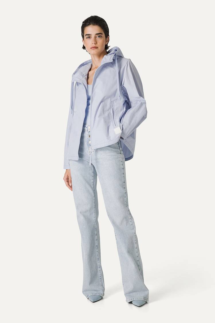 Oof Wear GIACCA CORTA IN NYLON MEMORY CON ARRICIO SULLA SCHIENA 9139 - GHIACCIO Promozione