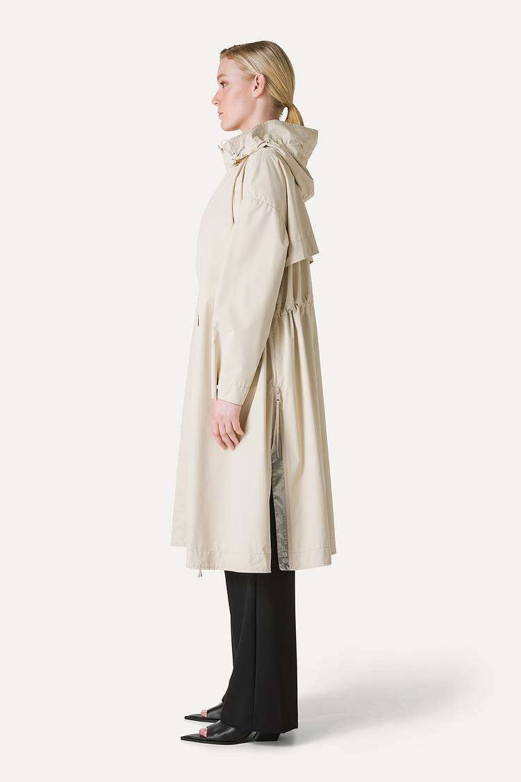 Oof Wear GIACCA LUNGA IN NYLON CON INTERNO ARGENTO 9216 - CREMA Italia