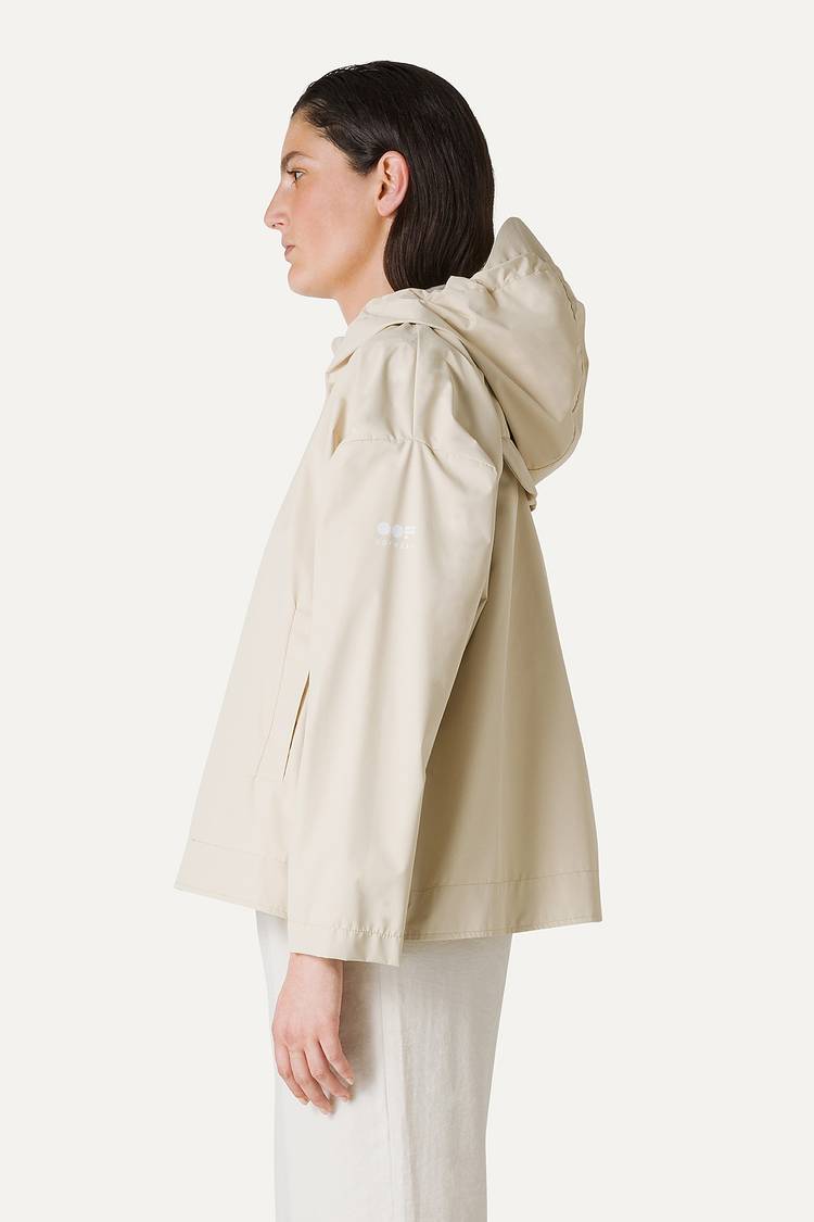 Oof Wear GIACCA CORTA IN NYLON CON INTERNO ARGENTO 9214 - CREMA 2025