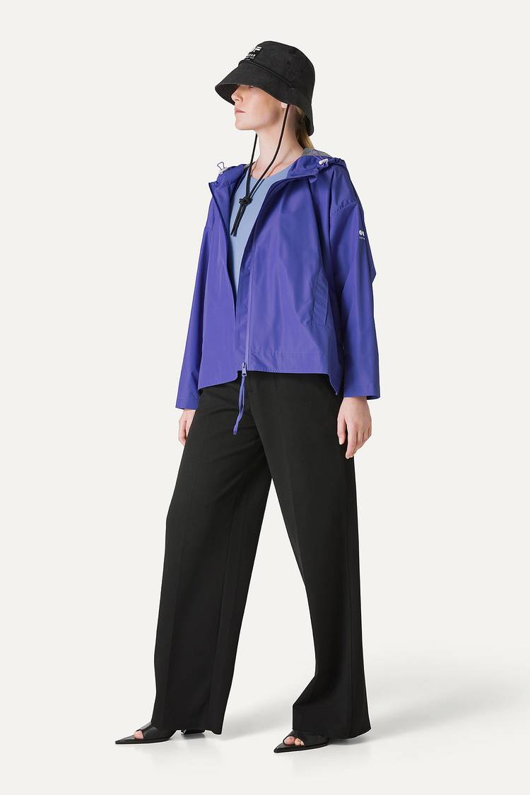 Oof Wear GIACCA CORTA IN NYLON CON INTERNO ARGENTO 9214 - PERVINCA In Linea