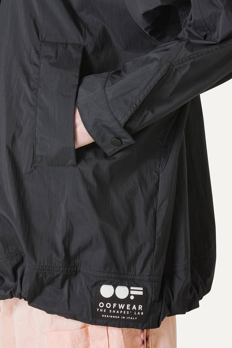Oof Wear GIACCA CON CAPPUCCIO OVER IN NYLON 9206 - NERO Acquista Ora