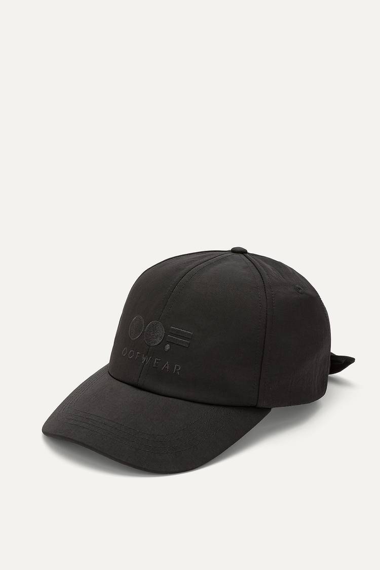 Oof Wear CAPPELLO CON VISIERA IN NYLON MEMORY 2009 - NERO Pezzi Unici