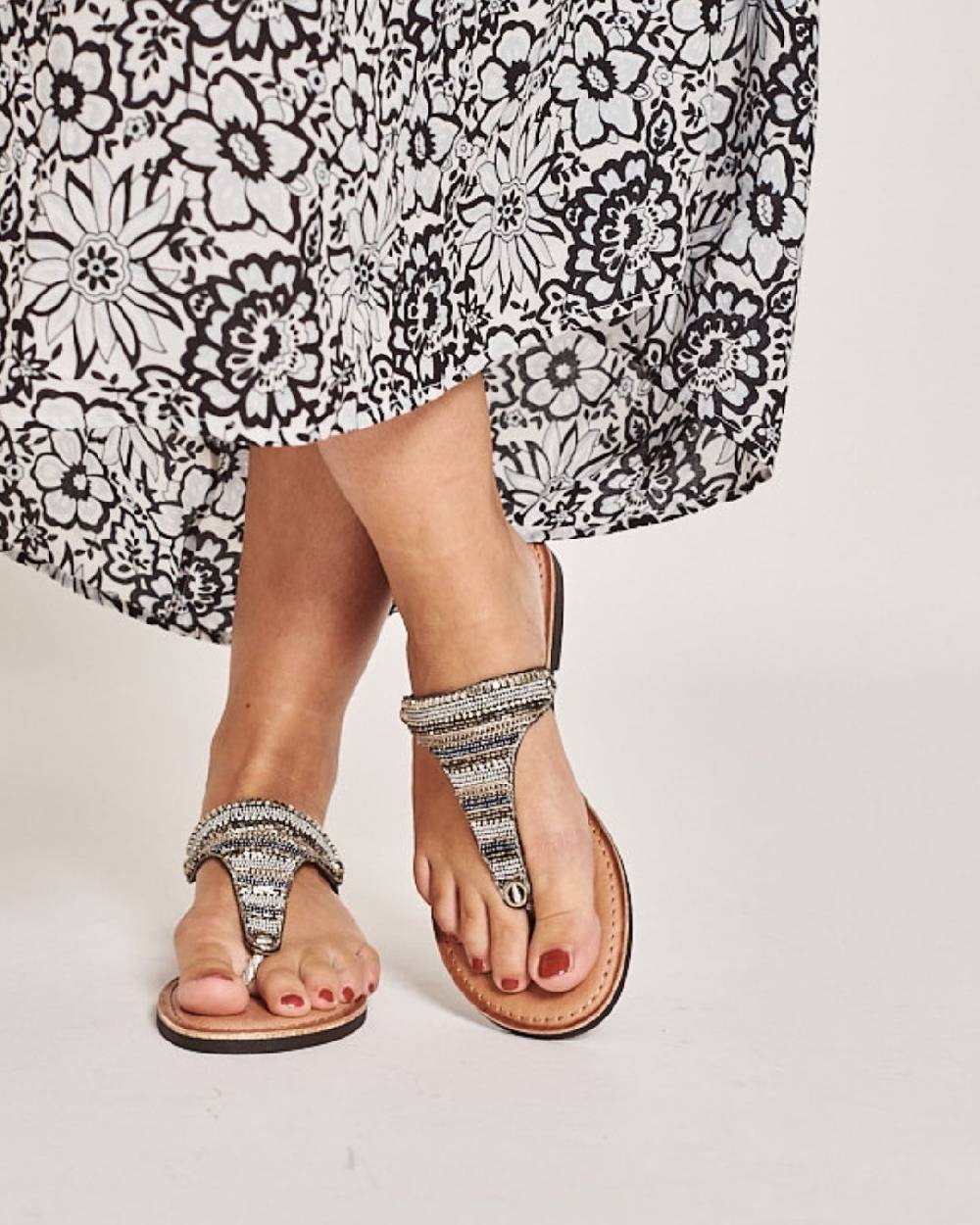 Ordi.to Accessori CRETA - infradito con perline multicolore Sottocosto