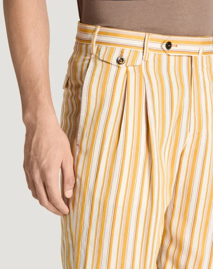 Pantaloni Torino Bermuda in viscosa fluida a righe Vendita Economica