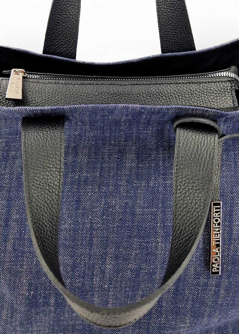 Paola T. Shopper con rivetti e pendente argento In Vendita