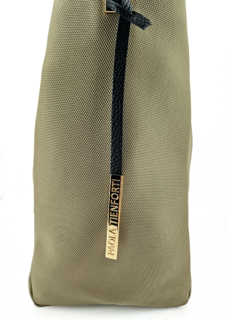 Paola T. Sacca in cordura con dettagli oro Offerte