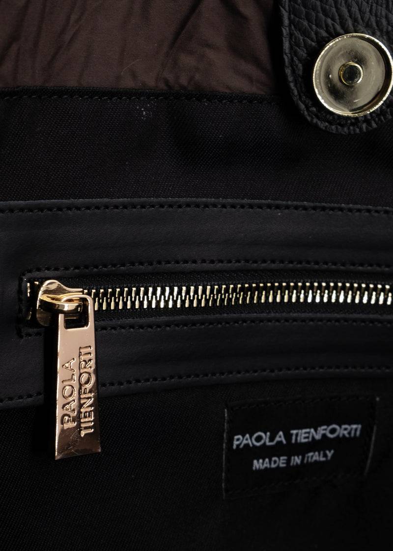 Paola T. Shopper in nylon con rivetti oro Nuova