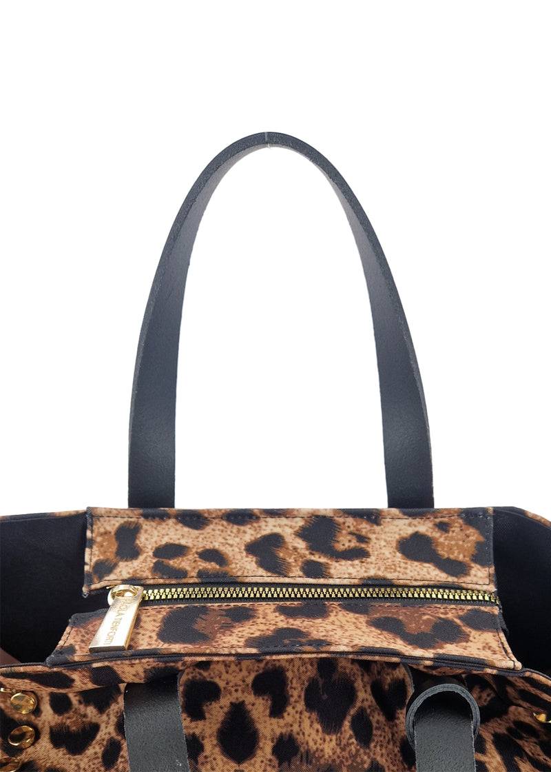 Paola T. Shopper medium con rivetti e pendente argento In Linea